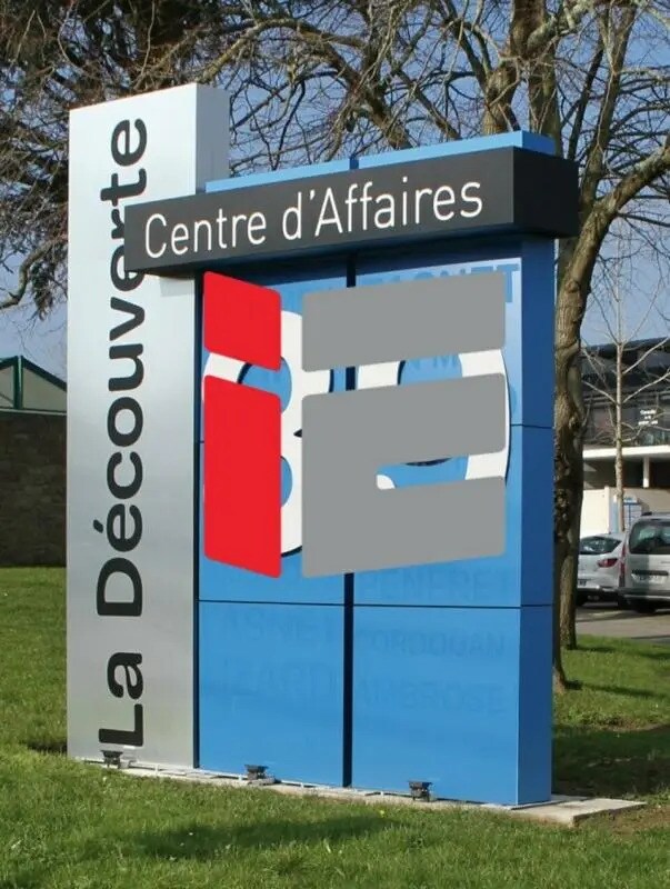 Office in Lorient for sale Primary Photo- Image 1 of 3