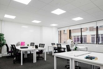 12 Cathedral Rd, Cardiff to rent Interior Photo- Image 2 of 13