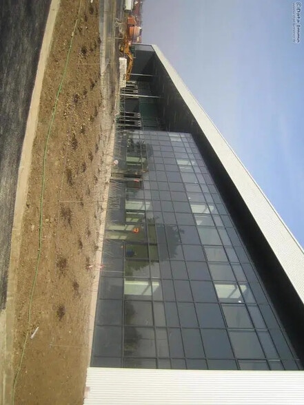 Industrial in Marly-la-Ville to rent - Building Photo - Image 3 of 19