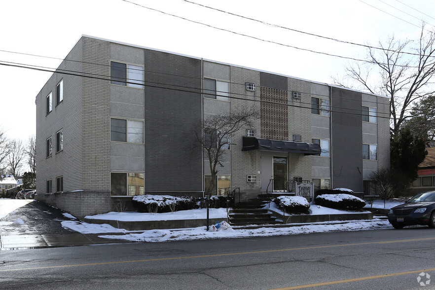 13509-13511 Detroit Ave, Lakewood, OH for sale - Primary Photo - Image 1 of 1