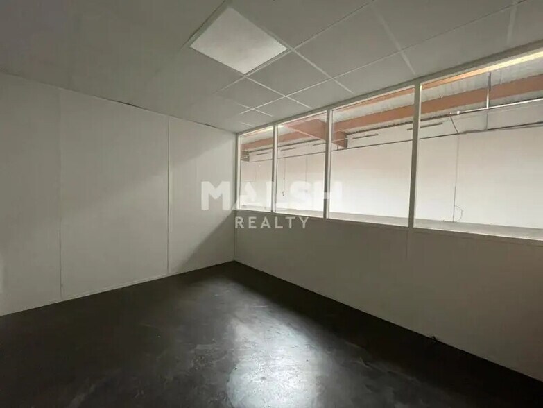 Light Industrial in Décines-Charpieu to rent - Interior Photo - Image 3 of 7