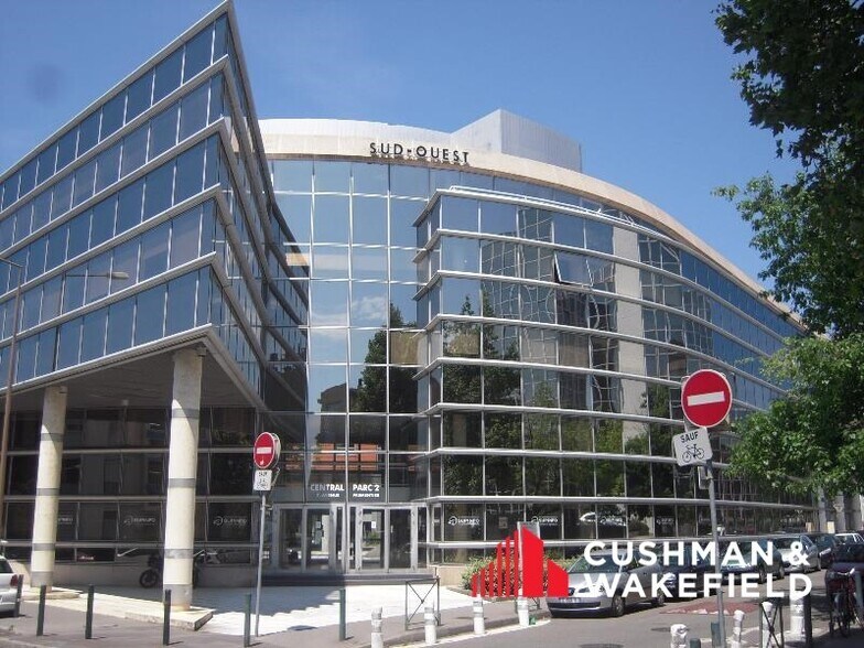 Office in Toulouse for sale - Building Photo - Image 2 of 11