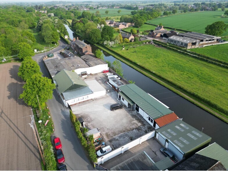 Warrington Ln, Lymm for sale - Primary Photo - Image 1 of 1