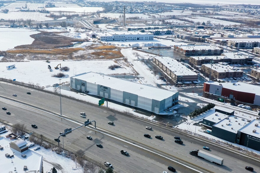 333 S Mill Pond Dr, Lehi, UT to rent - Building Photo - Image 2 of 10