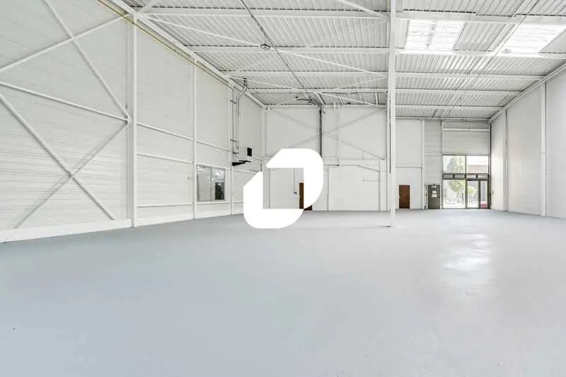 Light Industrial in Le Blanc-Mesnil to rent Interior Photo- Image 1 of 27