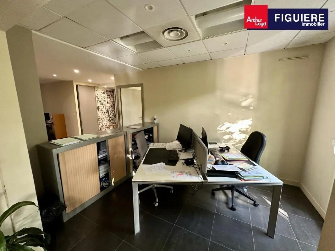 90 Avenue Napoleon Bonaparte, Aix-en-Provence, BDR 13100 -  -  - Interior Photo - Image 1 of 7