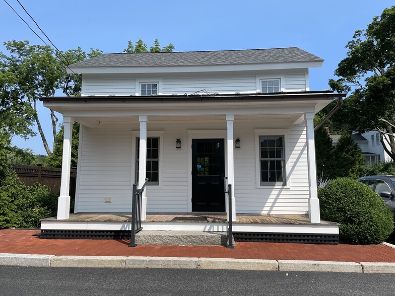 2 West St, Newtown, CT for rent - Building Photo - Image 1 of 8