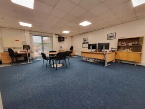 4 Hutton Close, Bishop Auckland to rent Interior Photo- Image 2 of 3