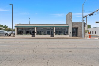 1701 Austin Ave, Waco, TX for rent Building Photo- Image 1 of 3