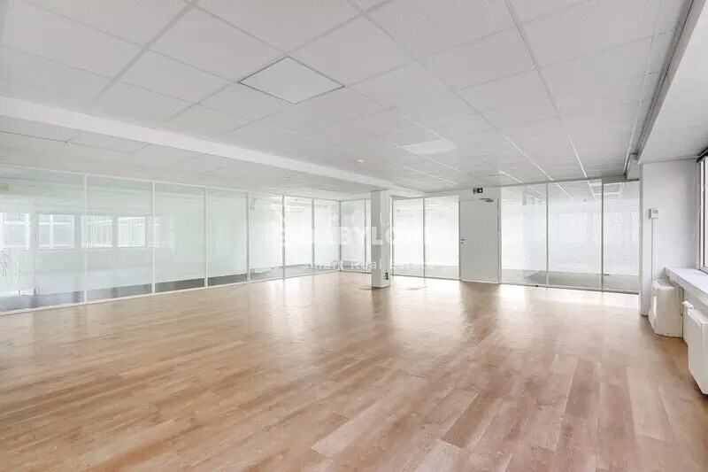 Office in Malakoff for sale Building Photo- Image 1 of 4