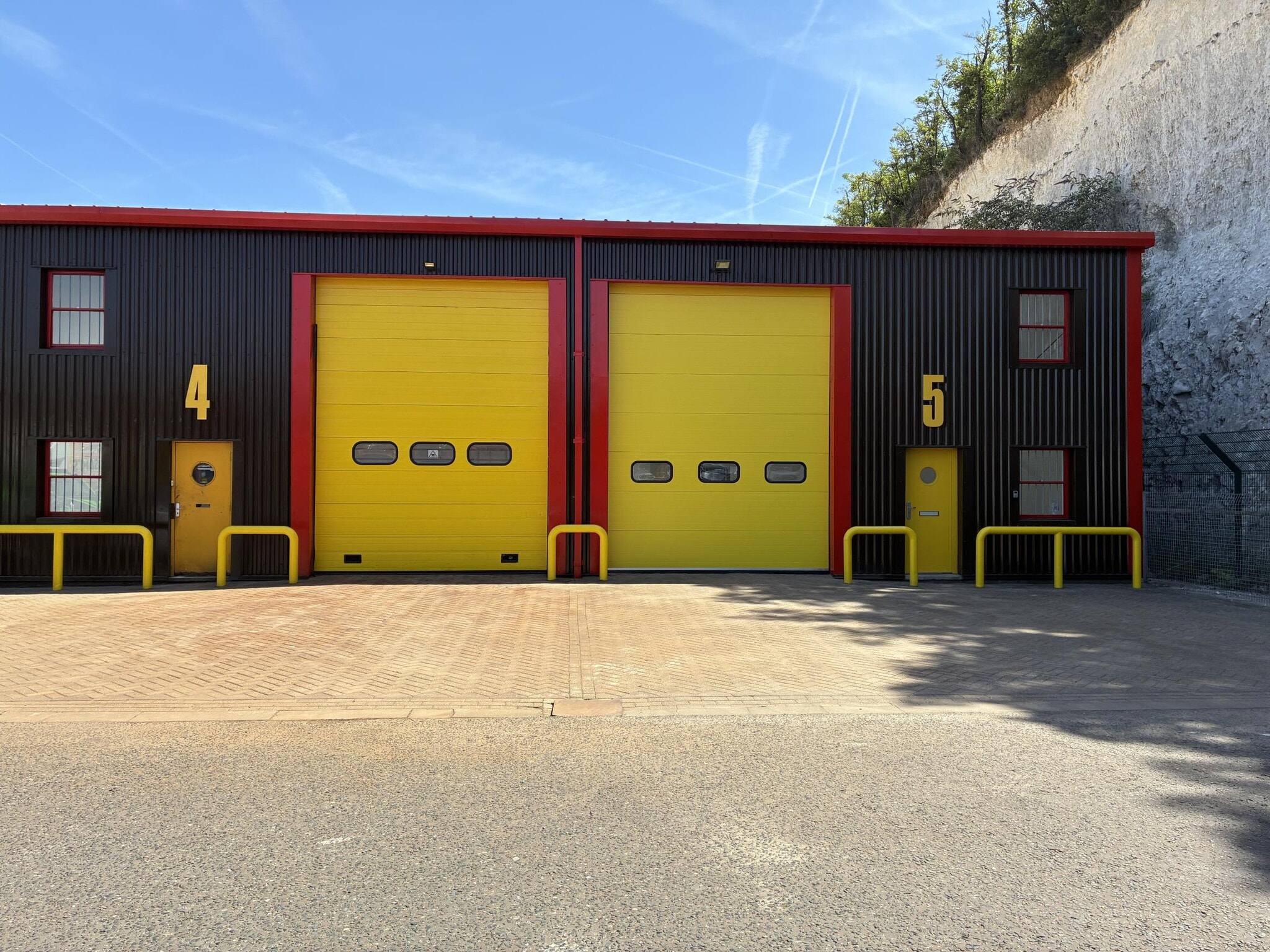 Lower Rd, Northfleet to rent Building Photo- Image 1 of 3