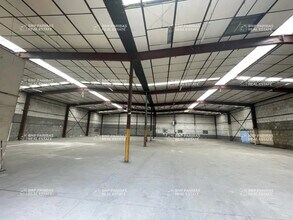Light Industrial in Plaisir for sale Interior Photo- Image 2 of 8