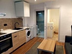 Retail in Barcelona, Barcelona to rent Interior Photo- Image 2 of 9