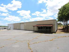 2125 Airport Rd, Greer, SC for rent Building Photo- Image 1 of 15