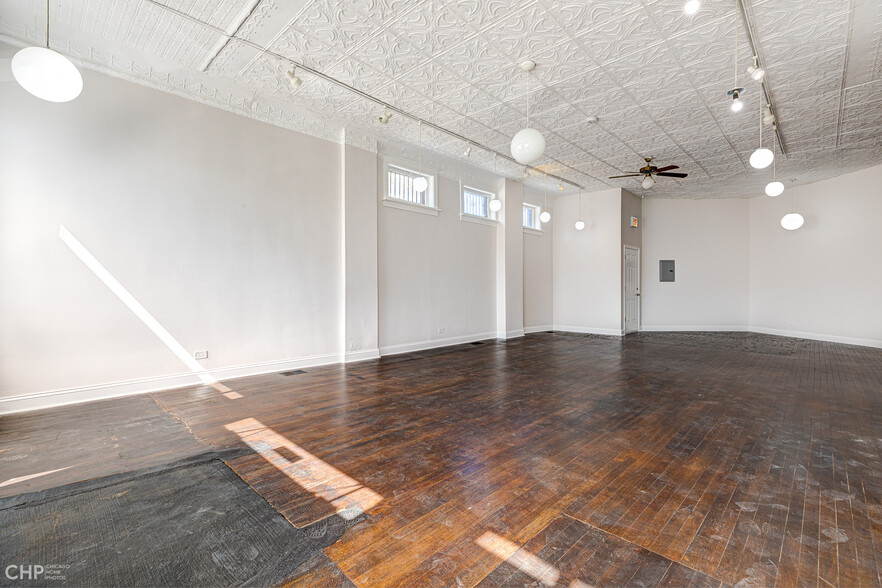 4336 N Pulaski Rd, Chicago, IL for rent - Building Photo - Image 2 of 8