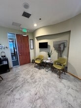 465 N Roxbury Dr, Beverly Hills, CA to rent Interior Photo- Image 1 of 11