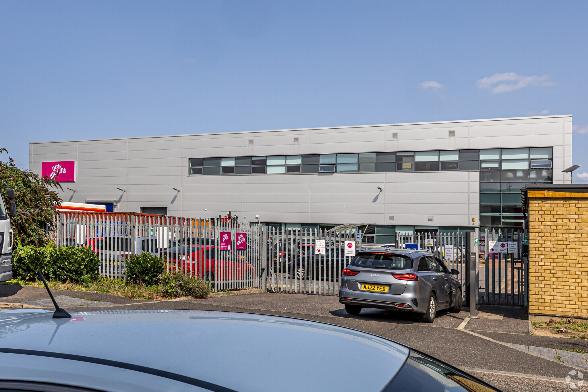 6A Willen Field Rd, London for sale Primary Photo- Image 1 of 1