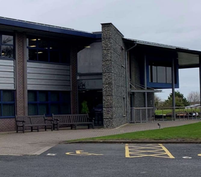 Mythop Rd, Blackpool to rent - Primary Photo - Image 1 of 4