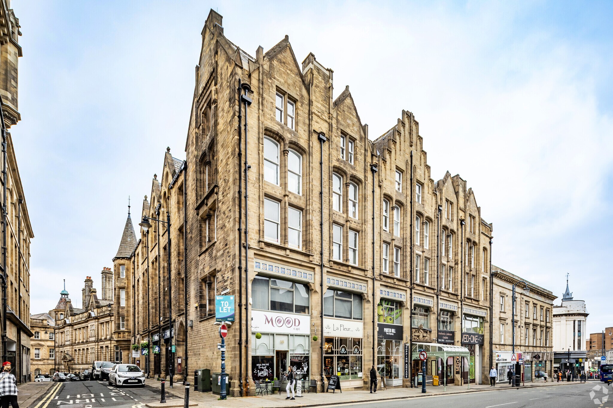 Westgate, Huddersfield to rent Primary Photo- Image 1 of 3