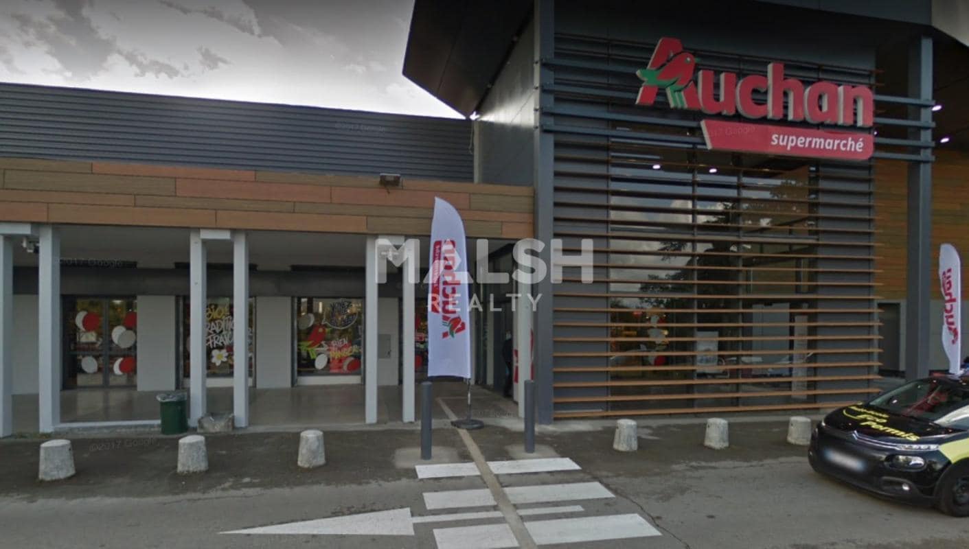 Retail in Lyon for sale Building Photo- Image 1 of 5