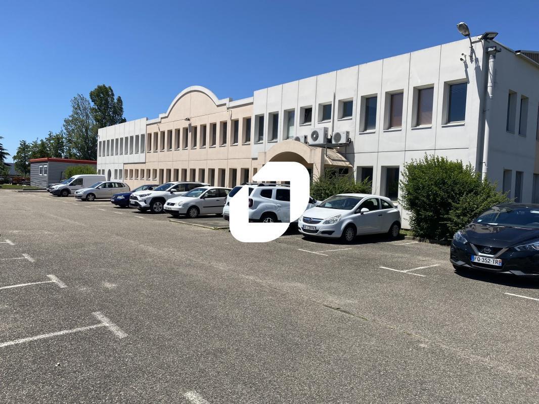 Light Industrial in SAINT-SYMPHORIEN-D'OZON to rent Building Photo- Image 1 of 15