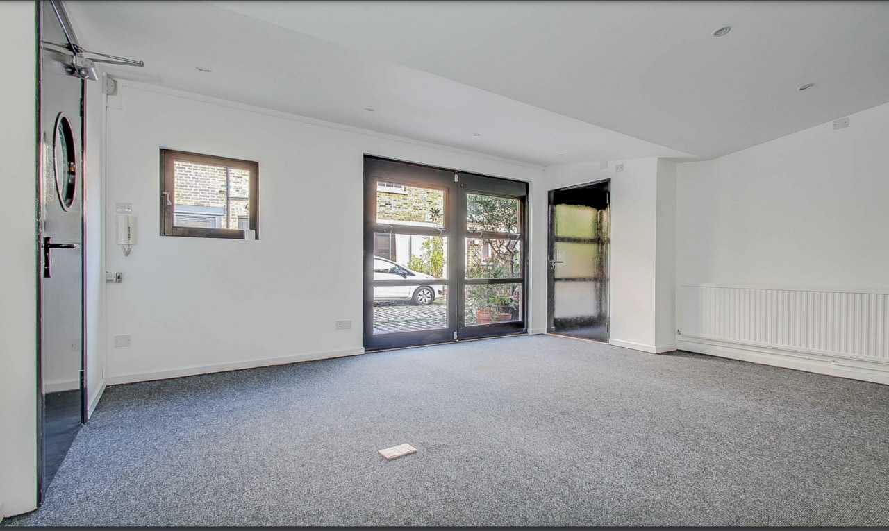37 Westminster Bridge Rd, London to rent Interior Photo- Image 1 of 7