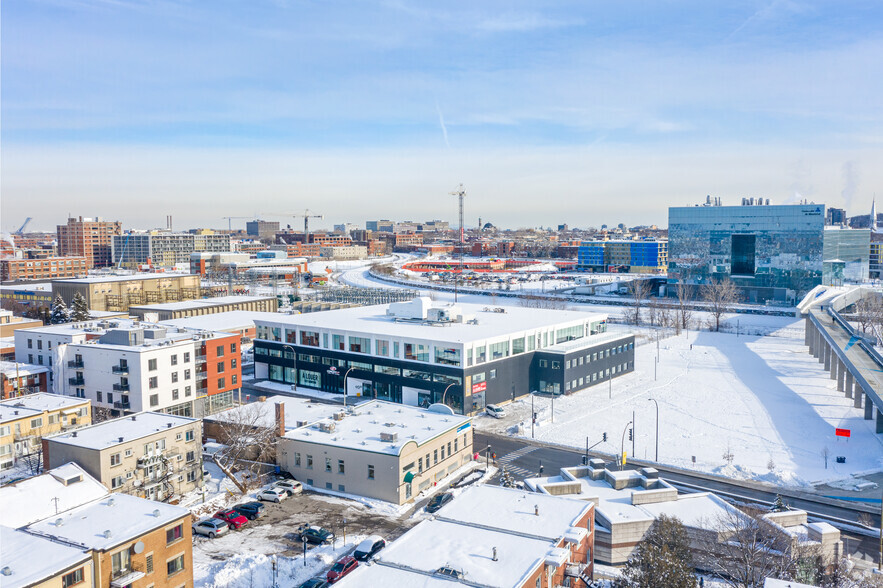 950-970 Av Beaumont, Montréal, QC for rent - Aerial - Image 2 of 16