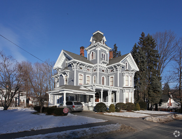 55 Walnut St, Winsted, CT for sale - Primary Photo - Image 1 of 1