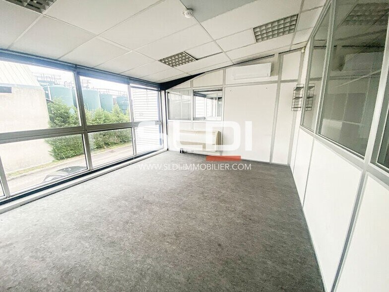 28 Rue Charles Martin, Saint-Fons to rent - Interior Photo - Image 3 of 7