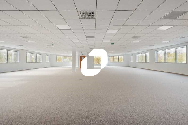 Office in Villepinte to rent - Building Photo - Image 3 of 13