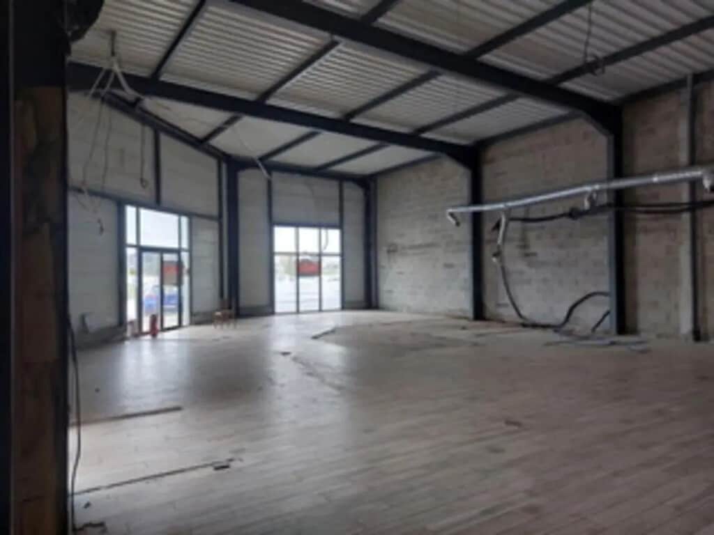 Vente Commerce 372 m² - Photo 1