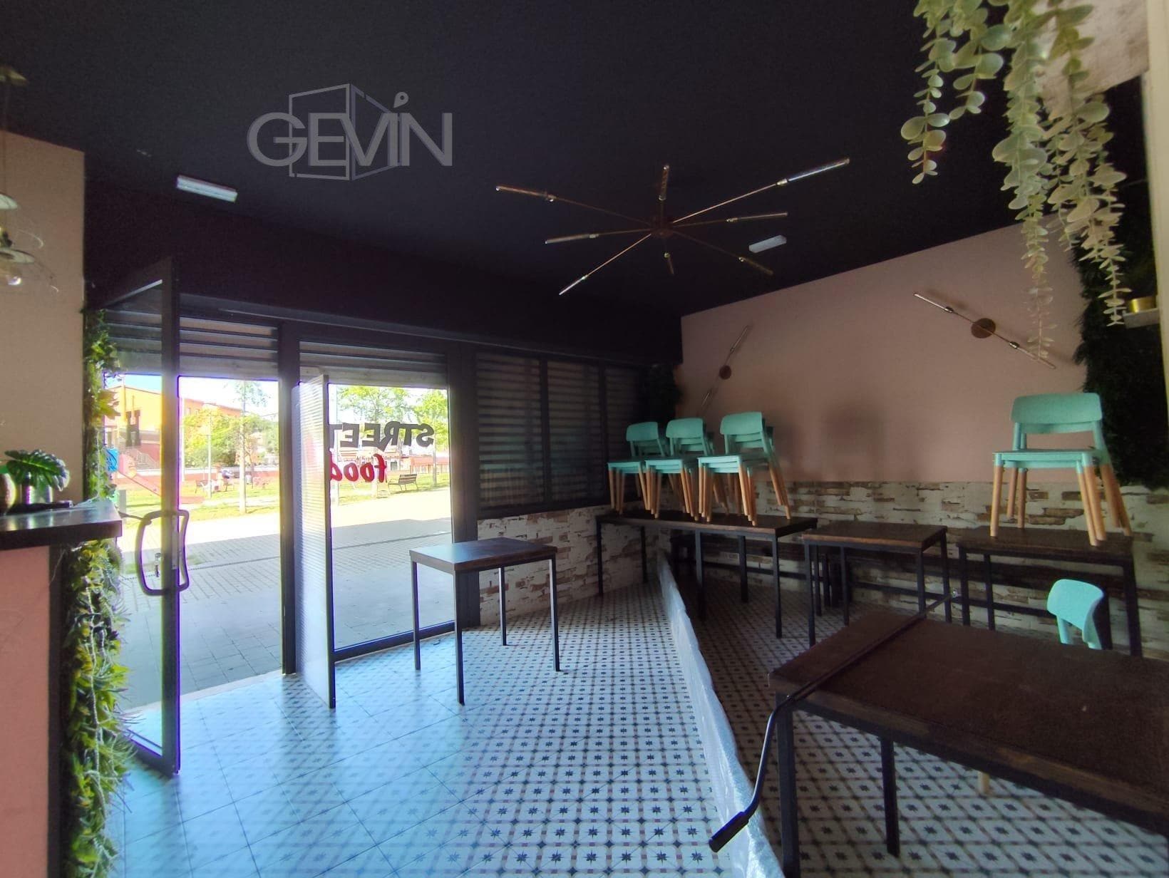 Retail in Santa Perpètua de Mogoda, Barcelona to rent Interior Photo- Image 1 of 18