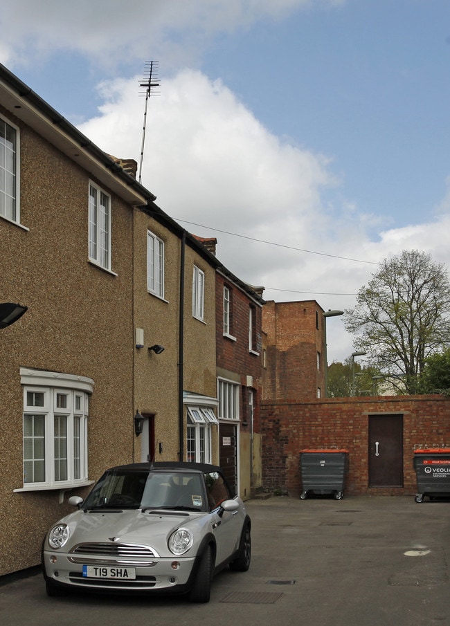 More details for 5 Castle Mews, London - Office to Rent
