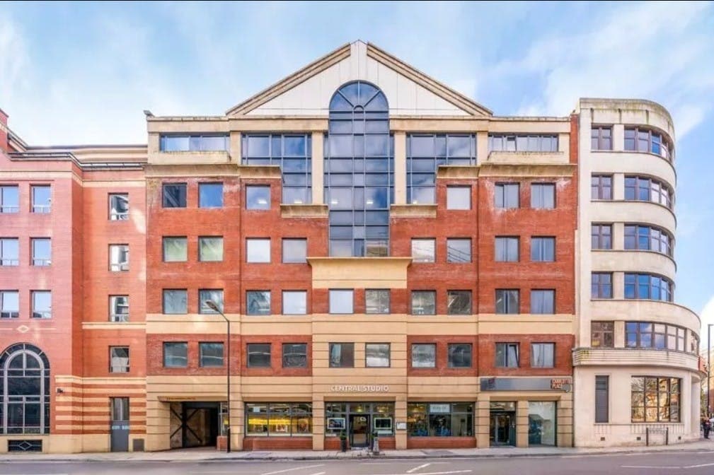 Queen Charlotte St, Bristol to rent Primary Photo- Image 1 of 2