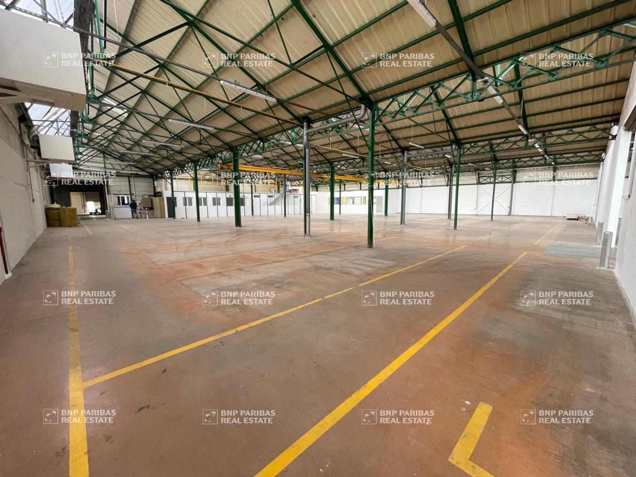 Light Industrial in Bagnolet to rent Interior Photo- Image 1 of 14