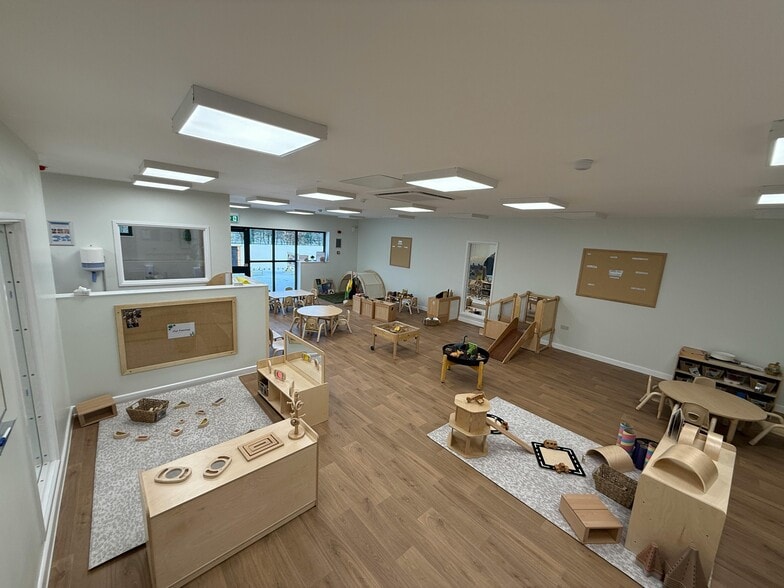 Nairn Close, Botley for sale - Building Photo - Image 3 of 6