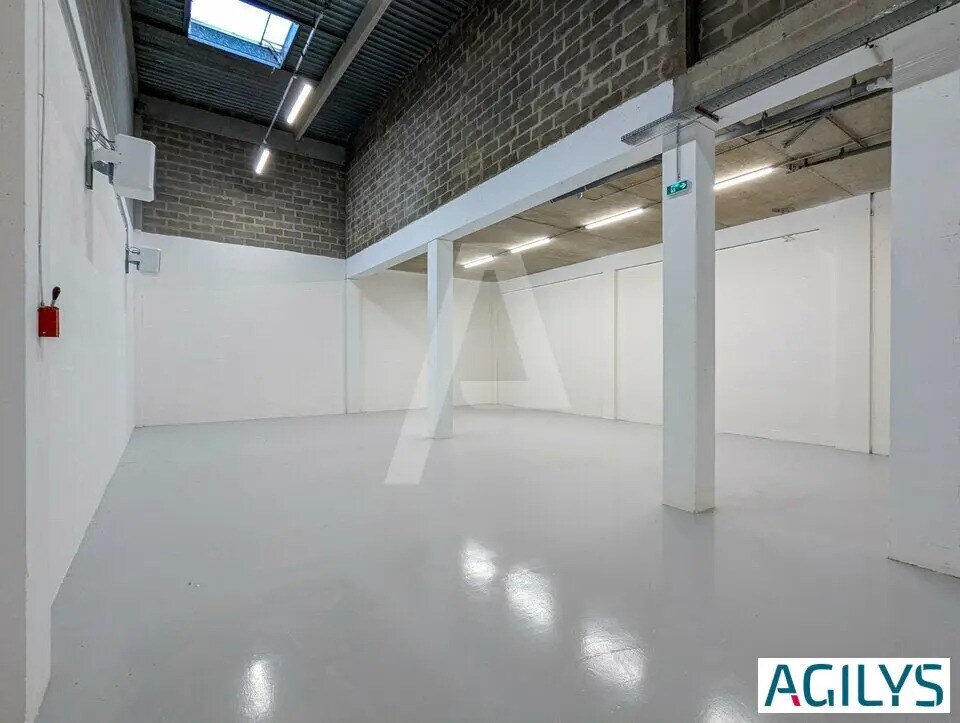 Location Local d'activités 287 m² - Photo 1