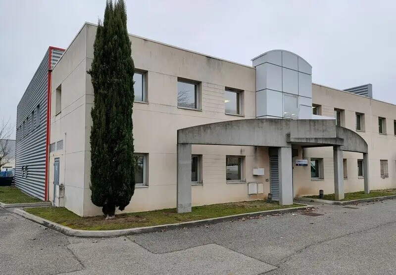 Office in Saint-Priest to rent Building Photo- Image 1 of 10