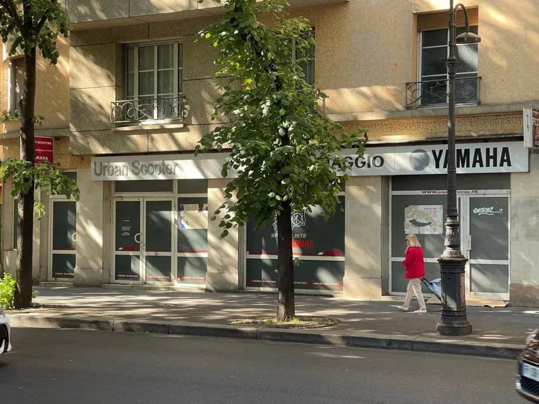 Retail in Paris for sale Building Photo- Image 1 of 5