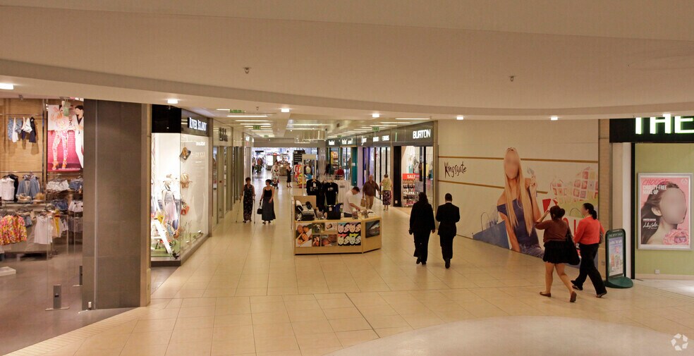 High St, Dunfermline to rent - Building Photo - Image 2 of 7