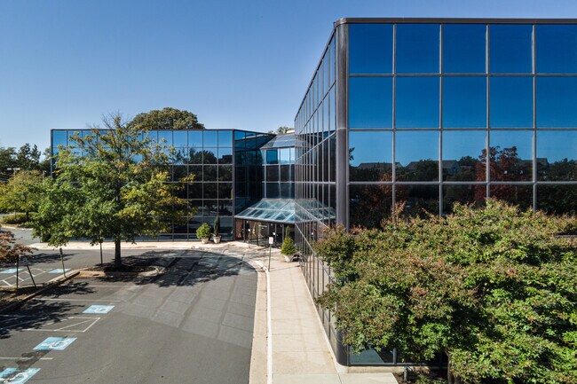 More details for 5400 Shawnee Rd, Alexandria, VA - Office, Office / Medical to Rent