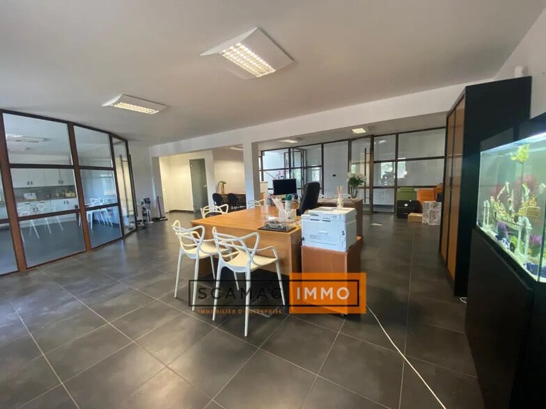 Office in Rousset to rent - Interior Photo - Image 3 of 5