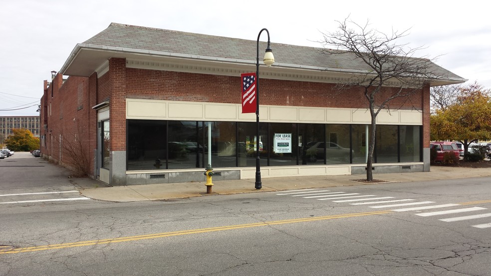 886 Main St, Sanford, ME for sale - Building Photo - Image 1 of 1