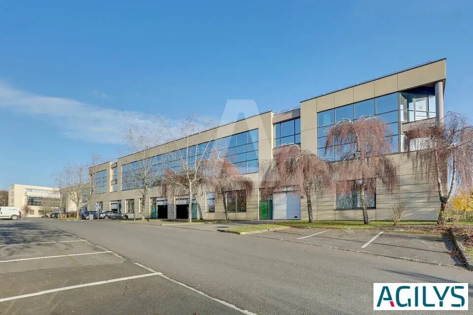 Light Industrial in Les Ulis to rent Building Photo- Image 1 of 7