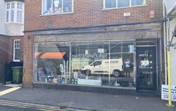 2 Vaughan Rd, Harpenden to rent Building Photo- Image 2 of 3