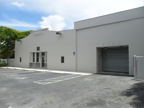 9760 E Indigo St, Miami, FL for rent Building Photo- Image 1 of 13