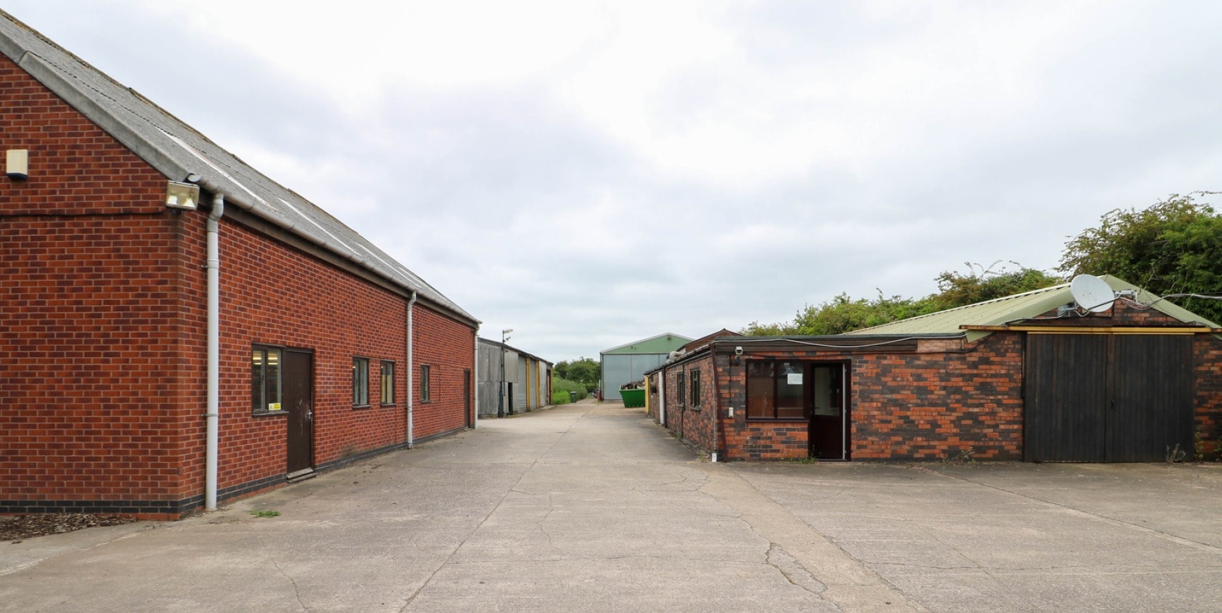 Appleby Hl, Atherstone for sale Building Photo- Image 1 of 1