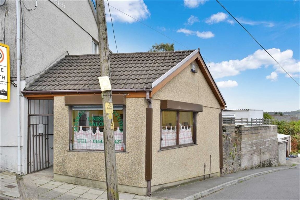 1a Thomas St, Mountain Ash CF45 3BU UK