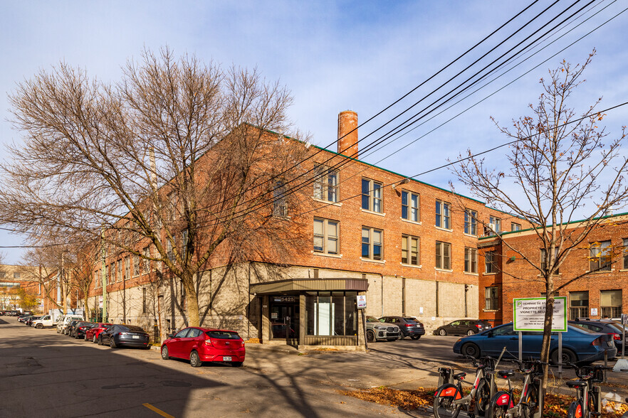 5425 Rue De Bordeaux, Montréal, QC for rent - Building Photo - Image 1 of 5