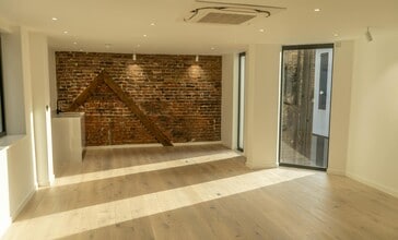 9-9A Masons Yard, London to rent Interior Photo- Image 2 of 4